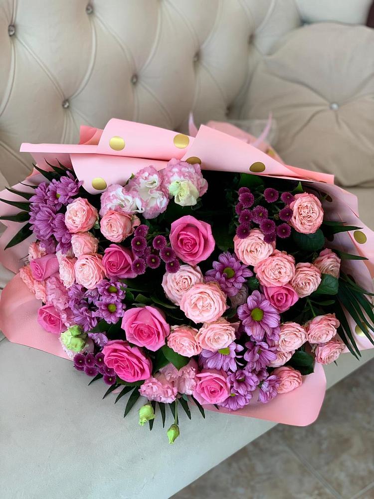 Букет цветов из: Хризантемы, Розы и Лизиантусы в Степном