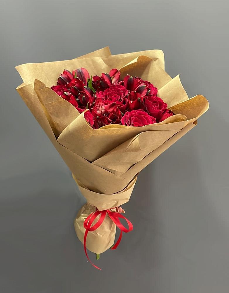 Букет цветов из: Альстромерии и Розы в Степном