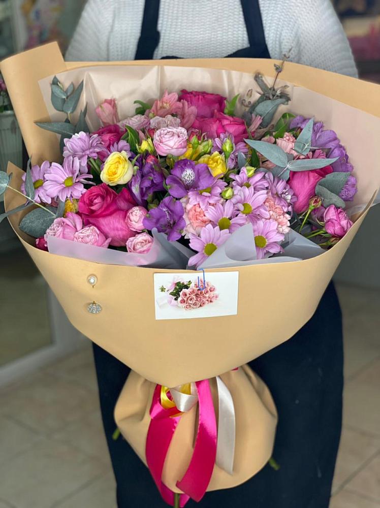 Букет цветов из: Хризантемы, Гвоздики и Альстромерии в Степном