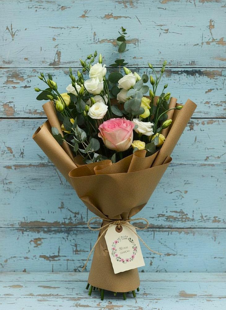 Букет цветов из: Розы и Лизиантусы в Степном