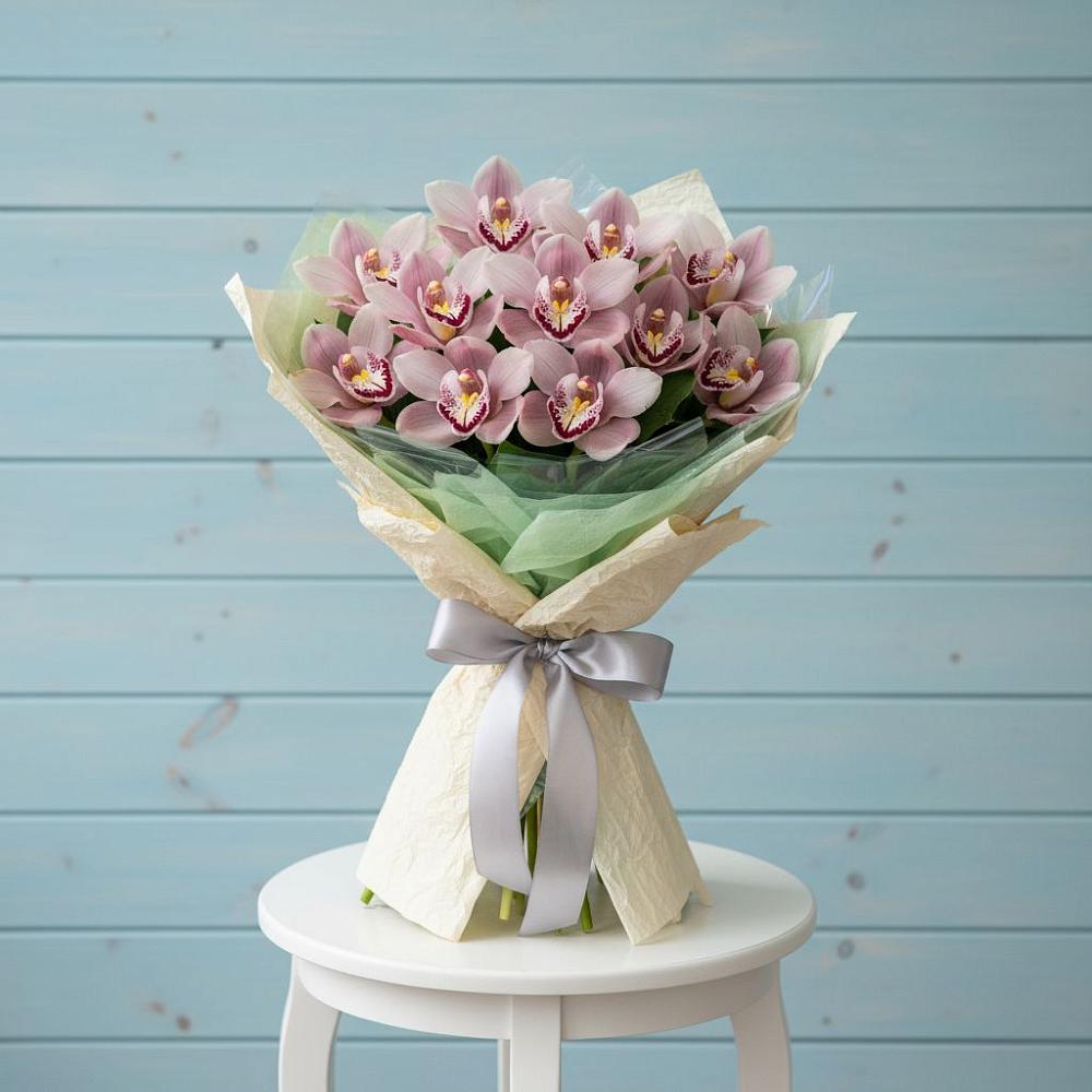 Букет цветов из: Орхидеи и Розы в Степном