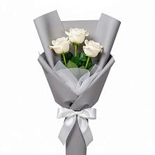 Букет 3 белые розы в Степном