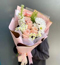 Букет цветов из:  Хризантемы и Розы в Степном