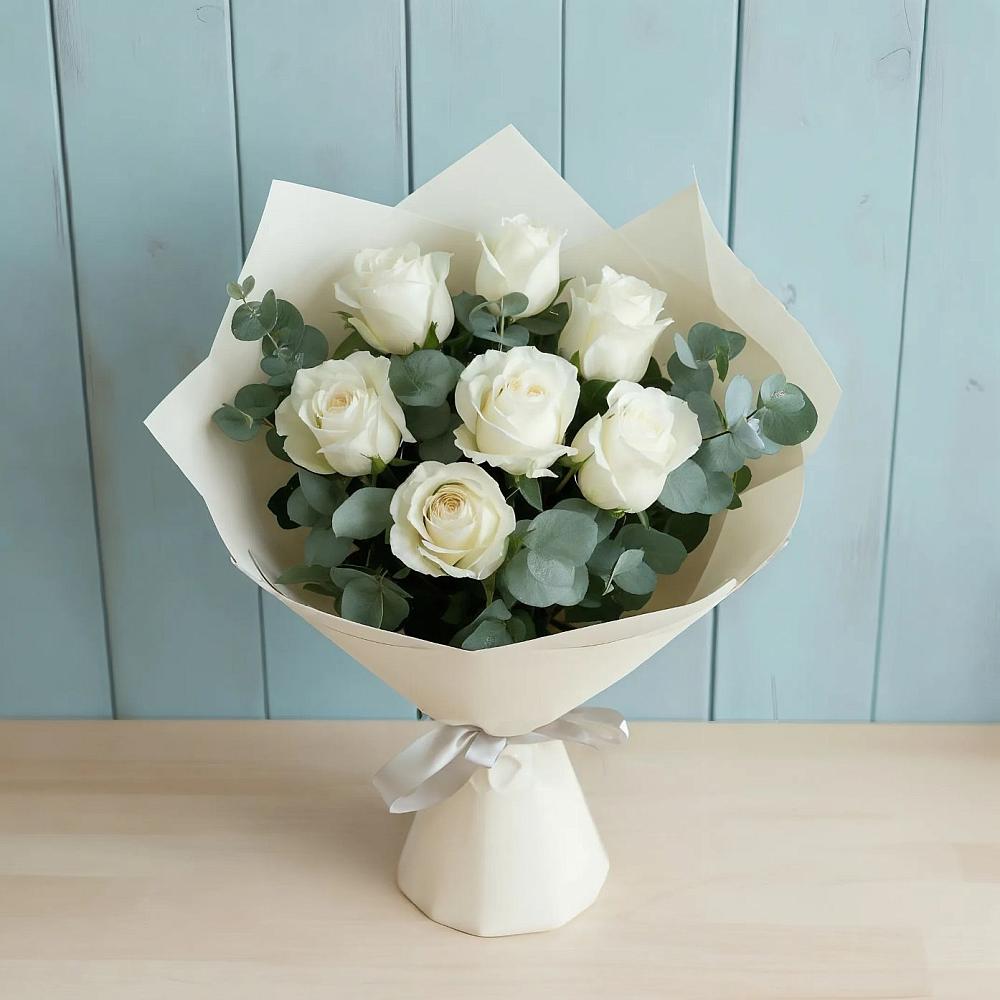 Букет Белые розы в Эвкалипте в Степном