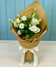 Букет цветов из:  Хризантемы и Лизиантусы в Степном