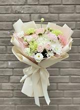 Букет цветов из:  Гвоздики, Розы, Лизиантусы и Хризантемы в Степном