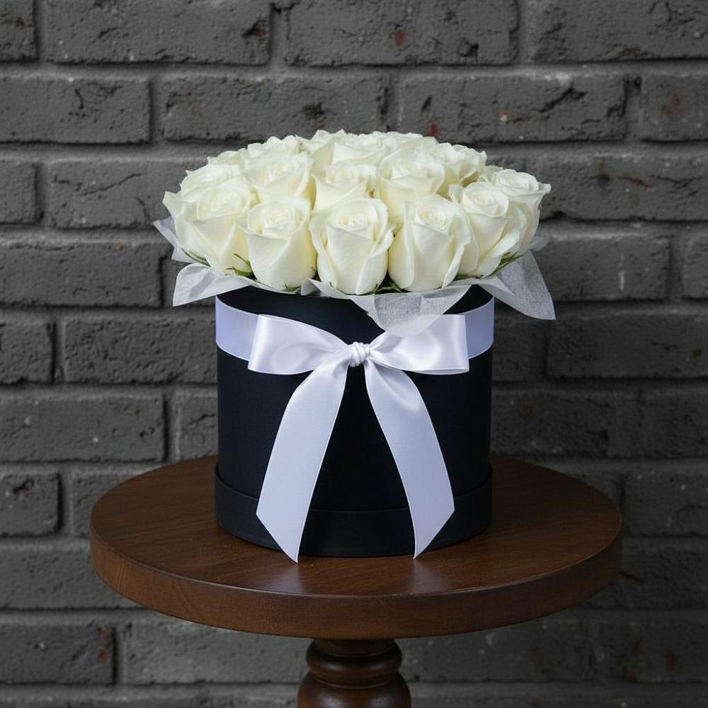 Цветочная композиция из Розы в шляпной коробке в Степном